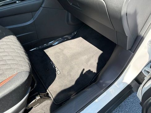 Used 2022 Nissan Kicks SR FWD image 34