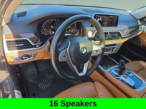 Used 2022 BMW 750i xDrive image 11