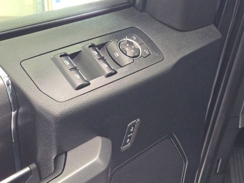 Used 2015 Ford F150 XLT w/ Equipment Group 302A Luxury image 19