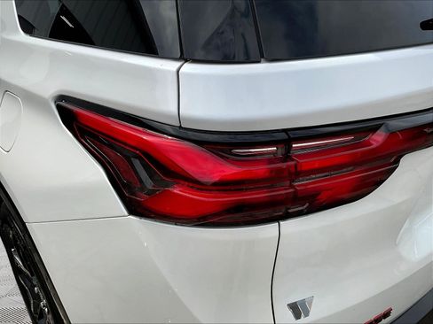 Used 2023 Chevrolet Traverse Premier w/ Redline Edition AWD/4WD image 23