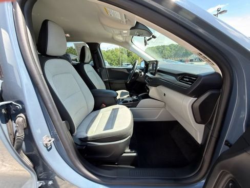 Used 2024 Ford Escape Active w/ Tech Pack #1 AWD/4WD image 9