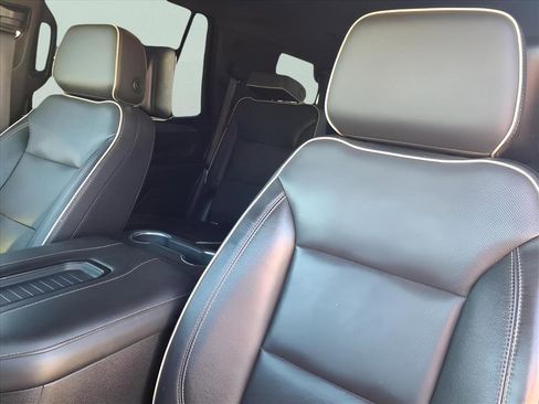 Used 2021 GMC Yukon SLT w/ SLT Luxury Plus Package image 16