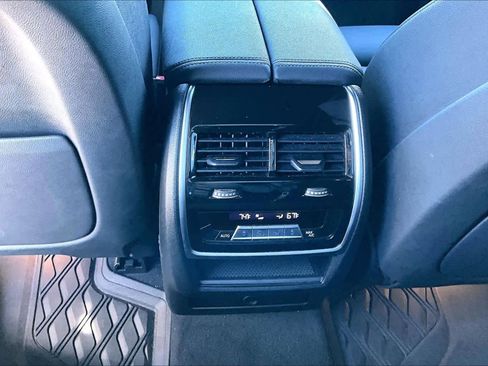 Used 2021 BMW X5 sDrive40i w/ Premium Package image 32