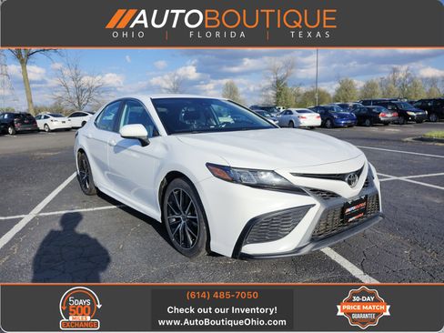 Used 2022 Toyota Camry SE image 1
