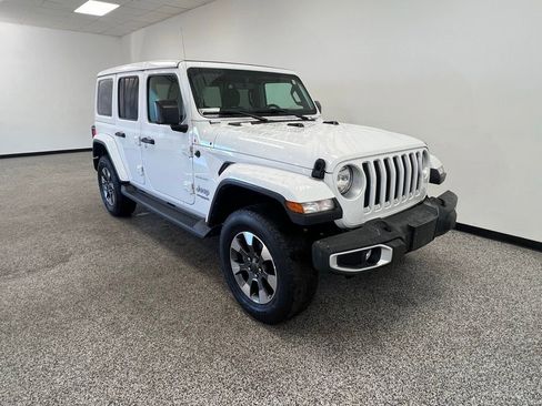 Used 2022 Jeep Wrangler Unlimited Sahara w/ Cold Weather Group image 16
