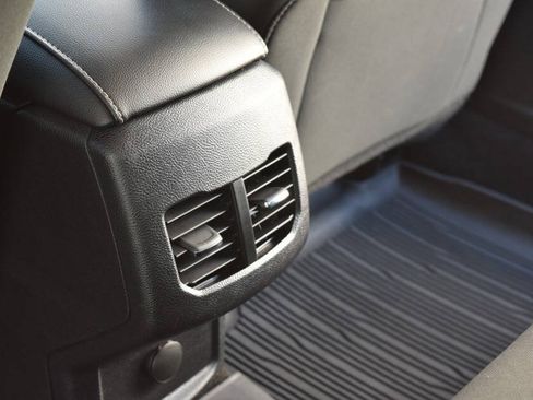 Used 2020 Ford Fusion SE FWD image 46