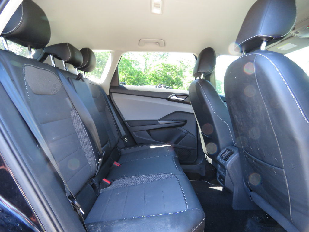 Used 2023 Volkswagen Taos SE AWD/4WD image 16
