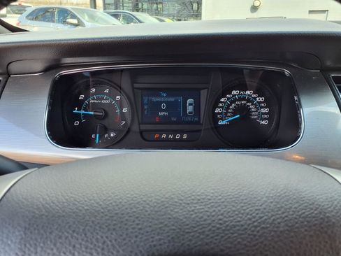Used 2018 Ford Taurus SEL image 13
