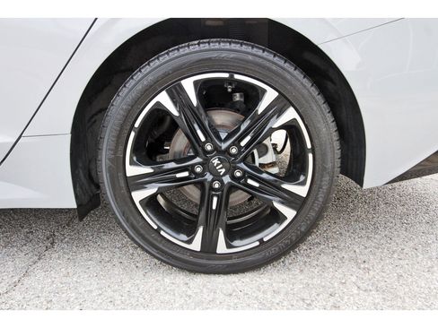 Used 2021 Kia K5 GT-Line image 32