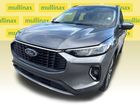 Used 2023 Ford Escape Platinum AWD/4WD image 10