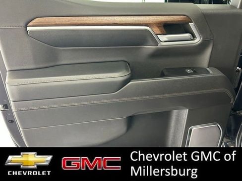 Used 2022 Chevrolet Silverado 1500 High Country w/ Technology Package AWD/4WD image 27
