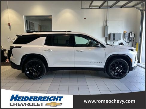 Used 2024 Chevrolet Traverse RS w/ LPO, Floor Liner Package AWD/4WD image 2