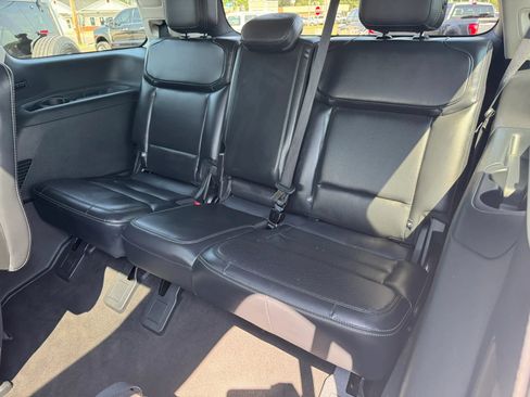 Used 2025 Ford Expedition Platinum AWD/4WD image 7