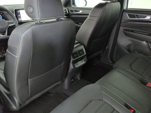 New 2026 Volkswagen Atlas Cross Sport SEL R-Line image 18