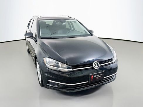 Used 2018 Volkswagen Golf SEL image 3