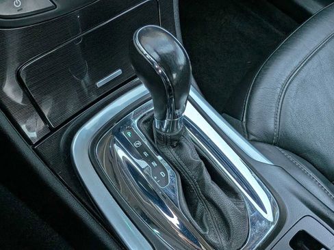 Used 2016 Buick Regal Premium image 29