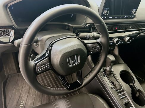 Used 2025 Honda Civic Sport image 18