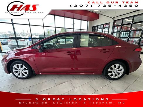 Used 2022 Toyota Corolla LE image 2