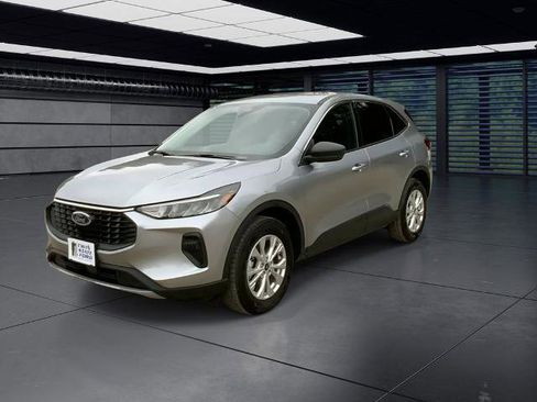 Certified 2024 Ford Escape Active image 3