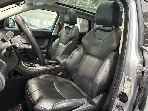 Used 2019 Land Rover Range Rover Evoque AWD/4WD image 40