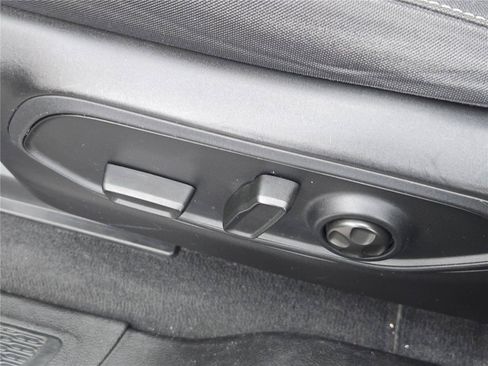 Certified 2024 Jeep Grand Cherokee Laredo RWD image 28
