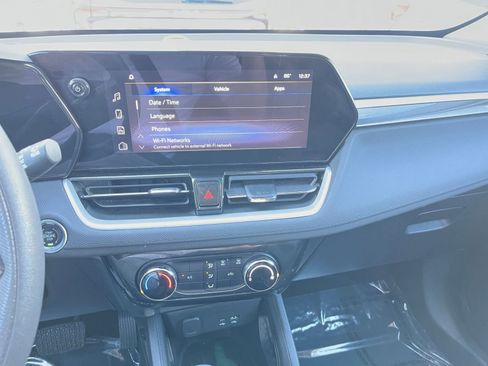 Used 2025 Chevrolet TrailBlazer LT image 18