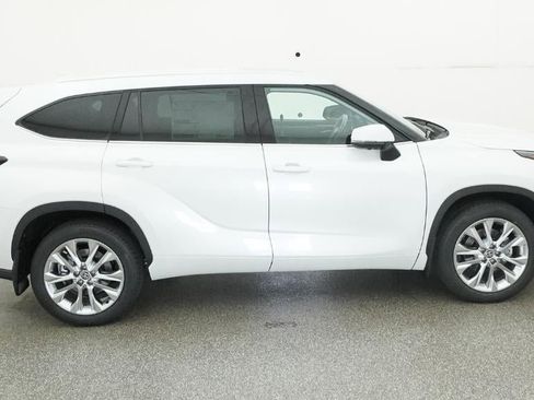 New 2026 Toyota Highlander Limited AWD/4WD image 11