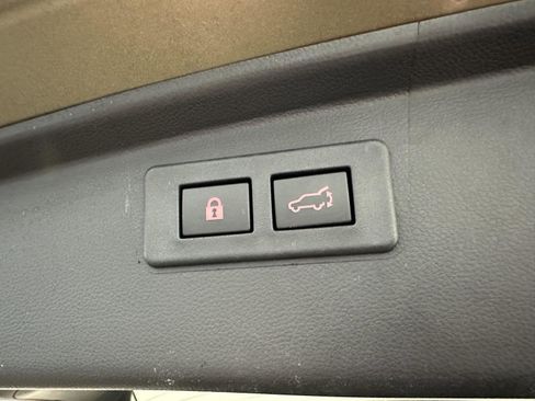 Used 2024 Subaru Outback Premium AWD/4WD image 30