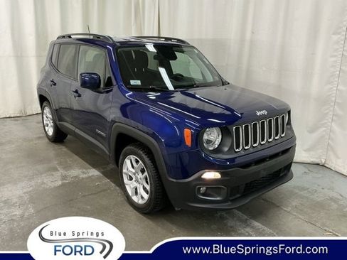 Used 2018 Jeep Renegade Latitude image 1
