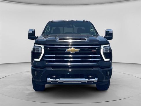New 2026 Chevrolet Silverado 2500 LT w/ Z71 Chrome Sport Edition AWD/4WD image 2