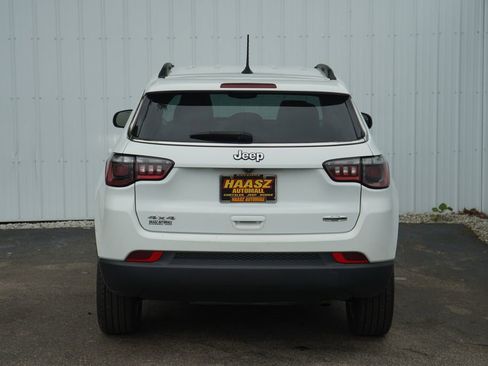 Used 2022 Jeep Compass Latitude AWD/4WD image 5