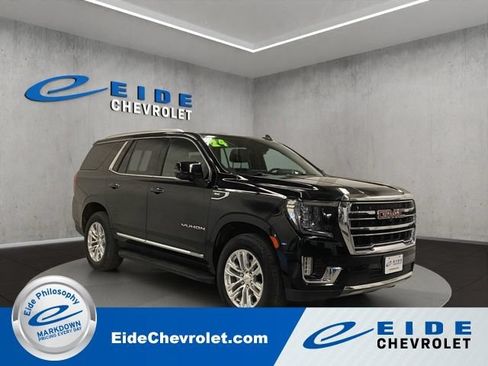 Used 2024 GMC Yukon SLT w/ SLT Luxury Package AWD/4WD image 1