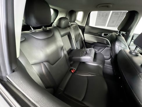 Used 2022 Jeep Compass Latitude AWD/4WD image 24
