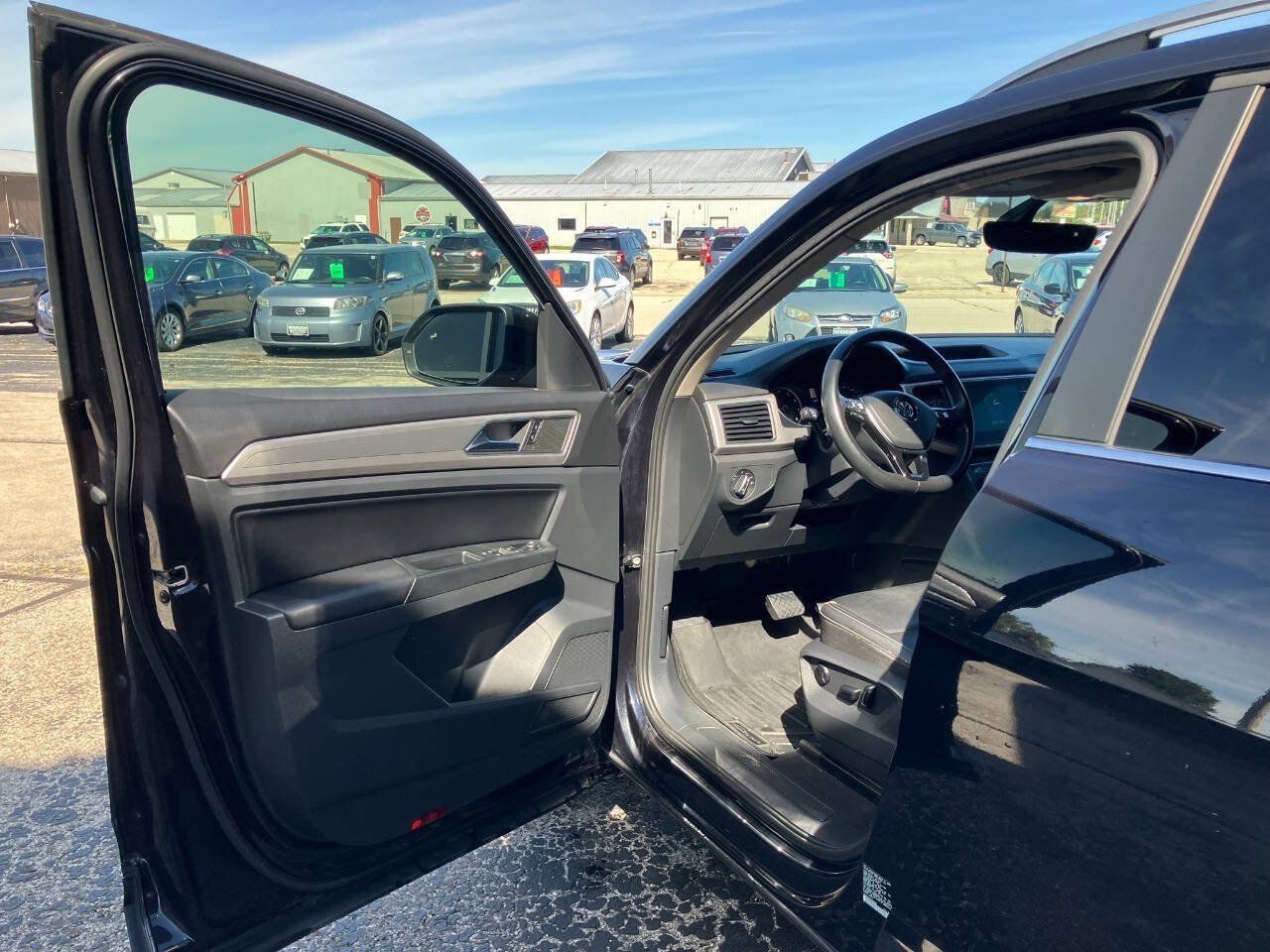 Used 2019 Volkswagen Atlas SE w/ Towing Package AWD/4WD image 9