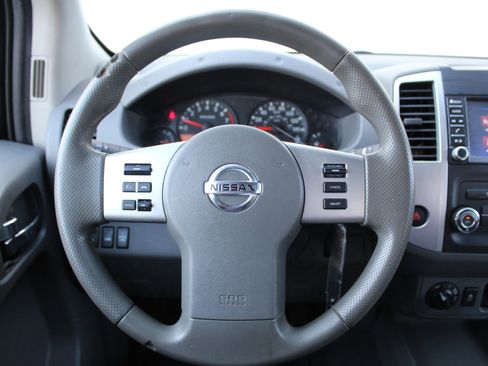Used 2019 Nissan Frontier SV AWD/4WD image 25