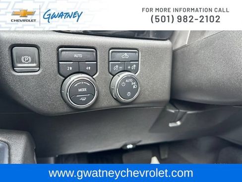 Used 2023 Chevrolet Silverado 1500 LT AWD/4WD image 19