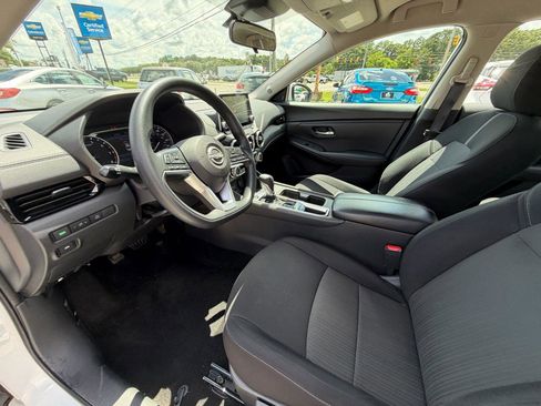 Used 2024 Nissan Sentra SV FWD image 27