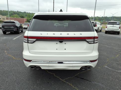 Used 2025 Lincoln Aviator Black Label AWD/4WD image 7