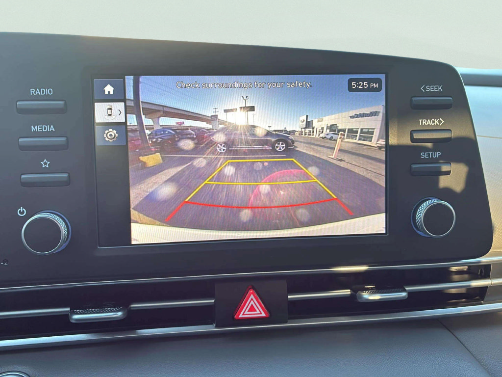 Used 2025 Hyundai Elantra Sport FWD image 19