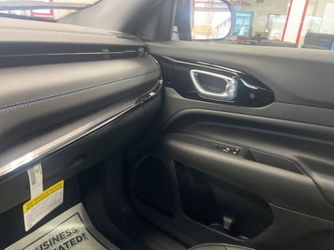 New 2026 Jeep Compass Limited image 30