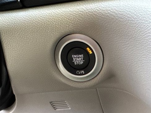 Certified 2023 Chrysler Voyager LX image 31