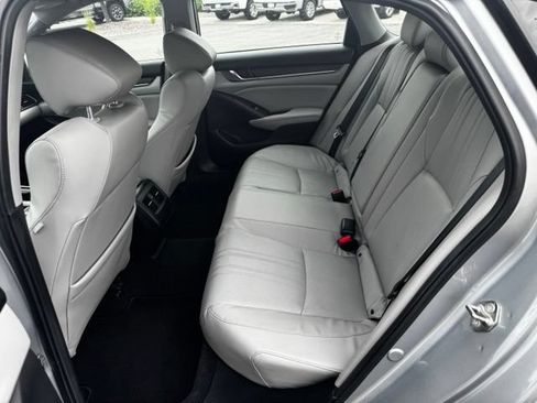 Used 2018 Honda Accord EX-L image 8