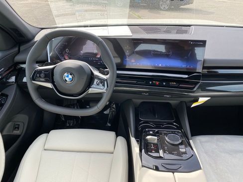 New 2026 BMW 530i xDrive AWD/4WD image 9
