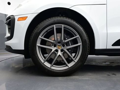 New 2026 Porsche Macan AWD/4WD image 6