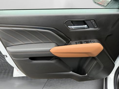 New 2026 GMC Canyon AT4 image 13