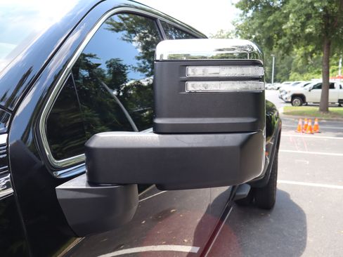 Used 2023 GMC Sierra 3500 Denali w/ Denali Ultimate Package AWD/4WD image 17