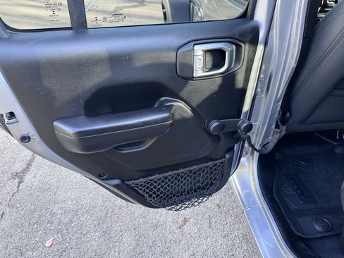 Used 2020 Jeep Gladiator Sport w/ Trailer Tow Package image 16