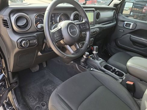 Used 2022 Jeep Gladiator Sport image 10