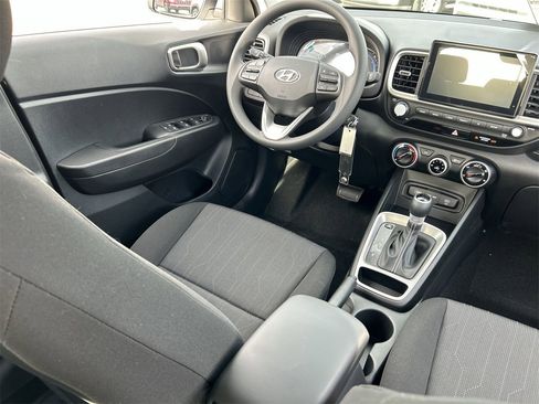 New 2026 Hyundai Venue SE image 13
