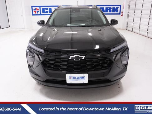 New 2026 Chevrolet Trax LT w/ Driver Confidence Package FWD image 2